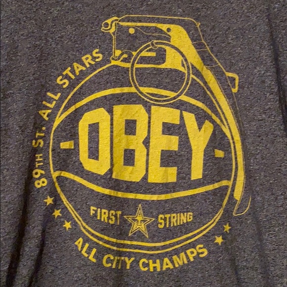 Obey t shirt - Picture 3 of 3